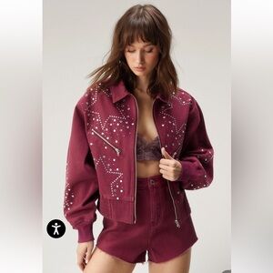 NastyGal
Diamante Star Studded Bomber Jacket